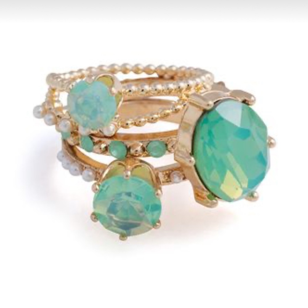 NEW IN BOX Jewelmint Mint Julep Stackable Rings
Green & Gold Size 6